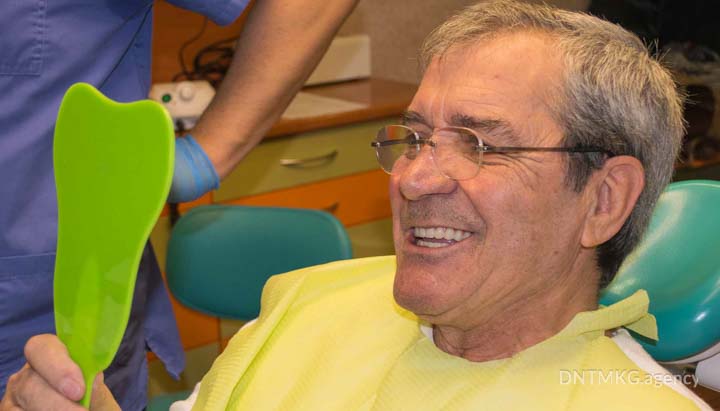 Dr Genchev with diabetic patient for basal dental implants